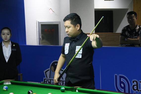 棒球场上的博弈论投手首球逻辑