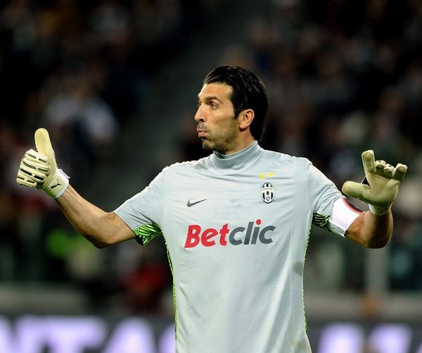 出了一份足 出了一份足